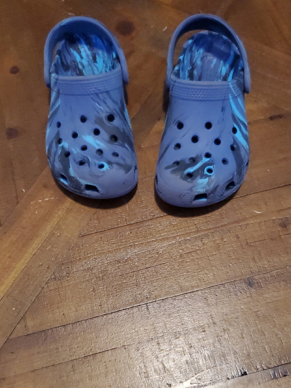 CROCS Kids Blue Marble Print Slip-On Clogs